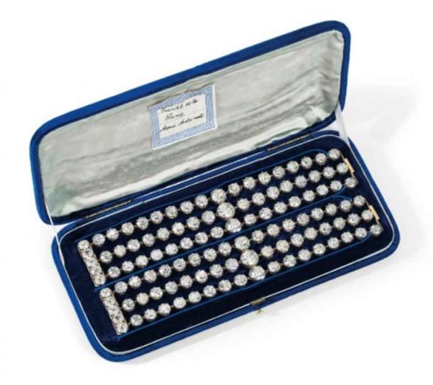 The beautiful and historic Marie Antoinette bracelets could go for $4 million. (Christies)