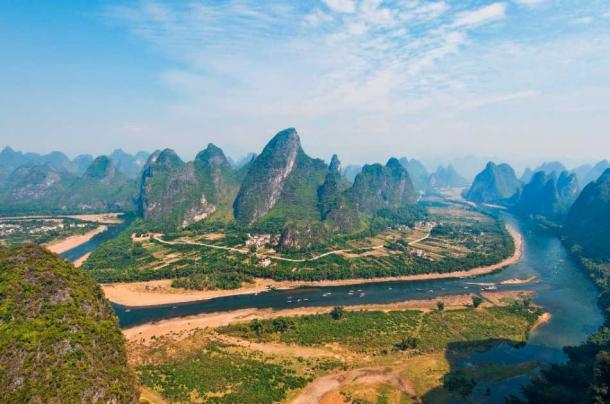 El hermoso paisaje del área de la cueva de la flauta de caña. El río Li conecta Guilin y el cercano condado de Yangshuo. (chensiyuán / CC BY SA 3.0)