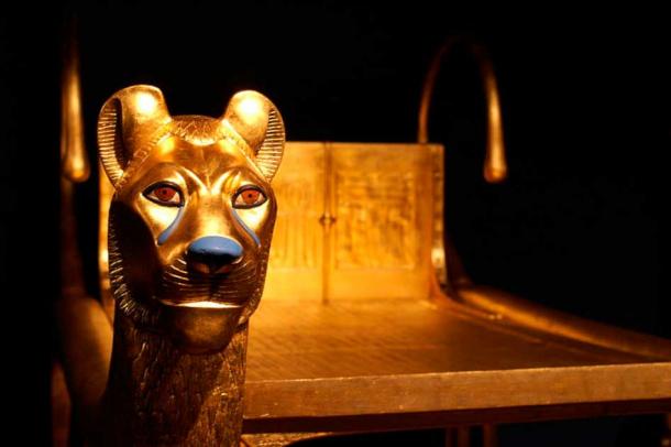 Фрагмент ритуального ложа из гробницы Тутанхамона, копия (Михаил / CC by SA 3.0)