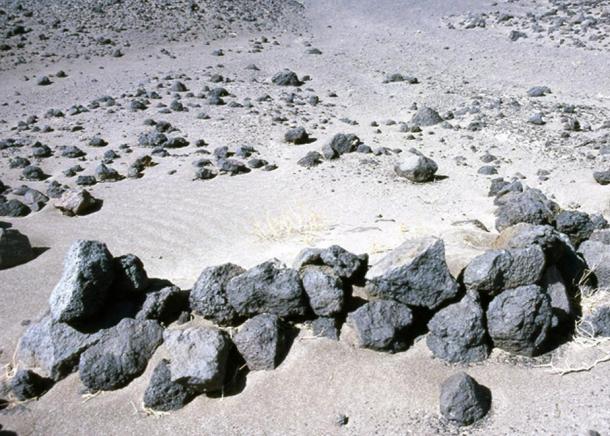 One of numerous vision questing ‘beds’ to be found on the floor of the valley.