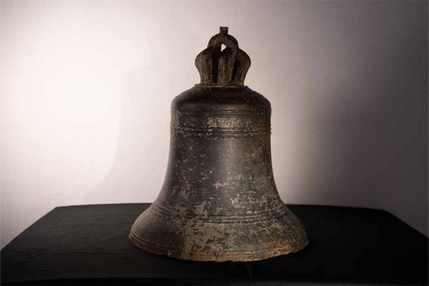 Finding the ship’s bell (above) was the key to determining it was the Gloucester shipwreck. (University of East Anglia)
