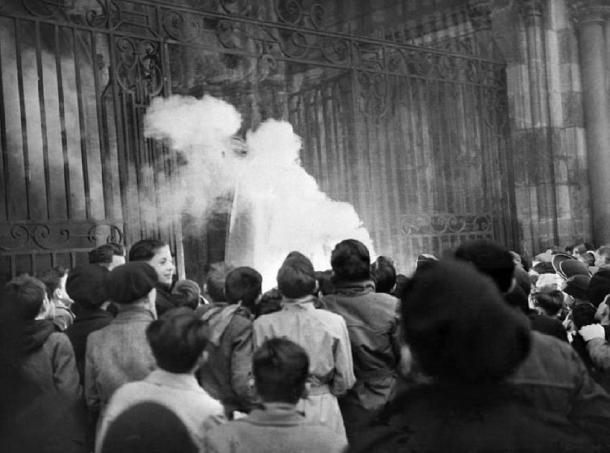 On December 24, 1951, an effigy of Santa Claus was burned at Dijon’s cathedral on the grounds that it was a pagan character does not exist. Archives/AFP (The Conversation)