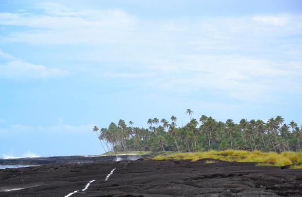 The black lava of Savaii. (Simon-sees/ CC BY 2.0)