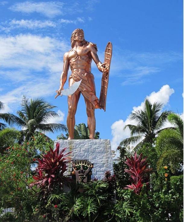 The bronze statue of Lapu-Lapu in Mactan. 