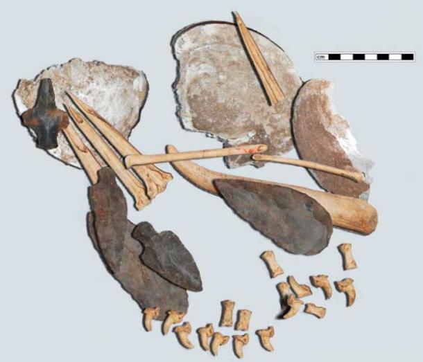 Ancient tattoo kit bundle unearthed at Fernvale site in Williamson County, Tennessee (Aaron Deter-Wolf and Tanya M. Peres)