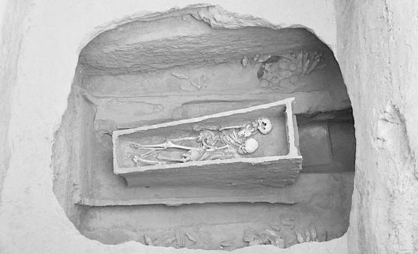 The burial of Princess Neé Liu and General Zhao Xin.