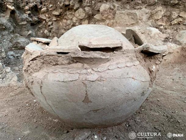 The burial vessel in which the young, sacrificed Mayan was found at El Tigre. Credit: INAH Campeche.
