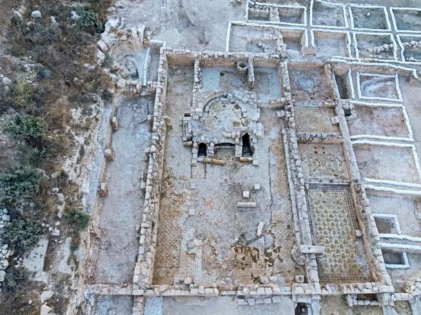 El complejo de la iglesia bizantina en exhibición en Beit Shemesh. (Assaf Peretz/Autoridad de Antigüedades de Israel)
