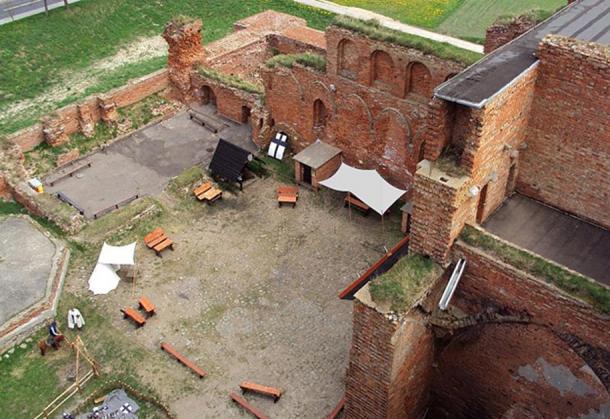 Radzyń Chełmiński castle courtyard.