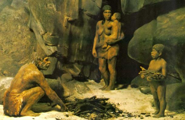 Este diorama de hombre de las cavernas, que se encuentra en el Museo Field de Chicago, sugiere que los humanos arcaicos no eran muy diferentes de los homínidos posteriores, como lo han demostrado cada vez más las investigaciones recientes. (Museo de Campo)