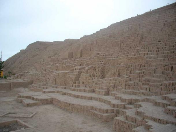 Capacocha child sacrifice selections were sent back to their local shrines high on drugs to numb any fear. The Inca shrine Huaca Pucllana, near Lima, Peru. (Public Domain)