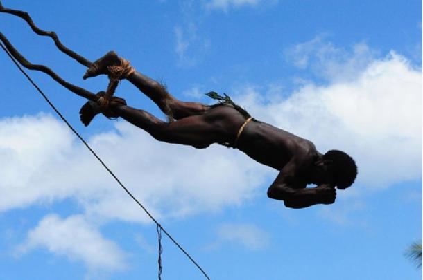 Close up of contestant during the land diving ceremony on the Pentecost Island, Vanuatu. (Choguet / CC BY-SA 4.0)