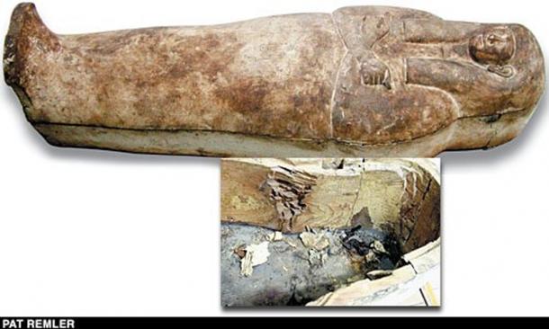The uninscribed coffin of Unknown Man E with inset photo of interior.