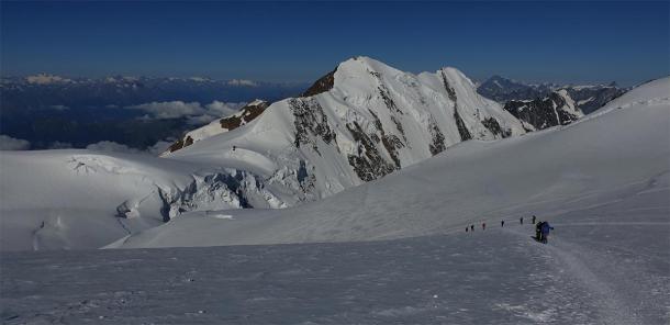 The Colle Gnifetti mountains where the alpine glacier is found. (Erik de Haan / CC BY-NC 2.0)