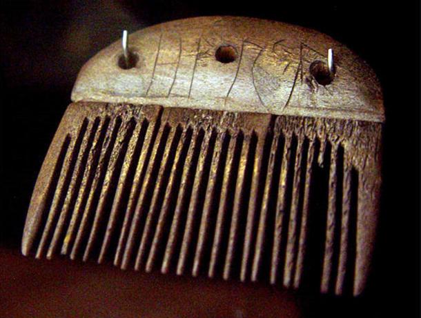 A comb made of antler from around 150 to 200 CE and was found in Vimose on the island of Funen, Denmark. The Elder Futhark inscription reads 