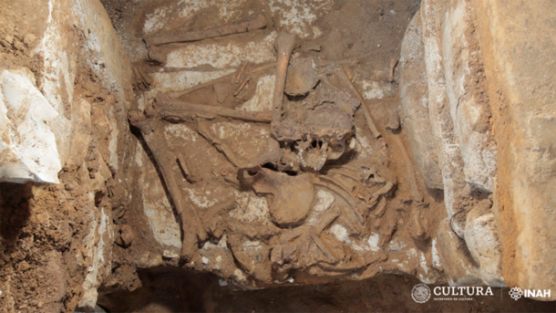 El esqueleto completo encontrado en Palenque. (INAH)