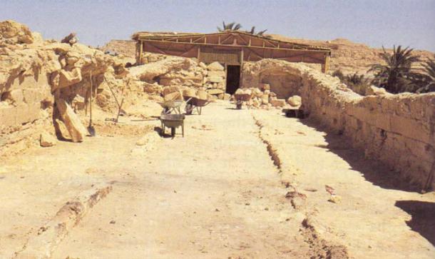 Cleaning up the corridor leading to the tomb