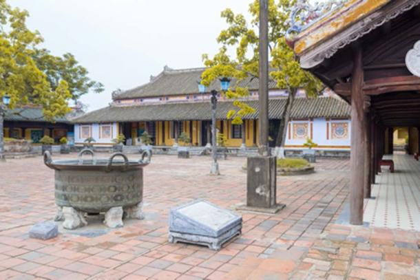 Courtyard of Imperial City in Hue, Vietnam (santiago silver/ Adobe Stock)