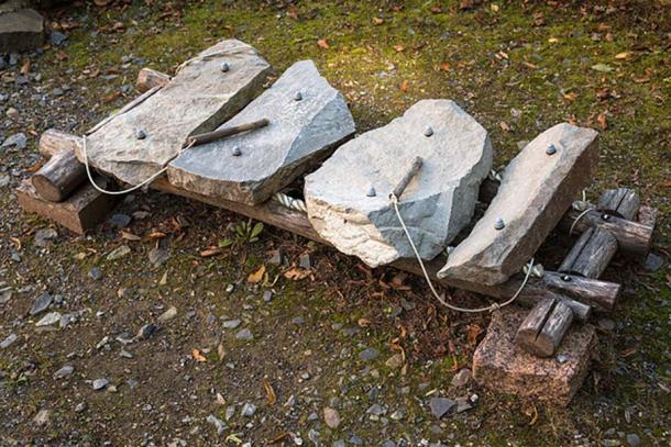Example of a crude Lithophone in the garden of the convent St. Marienstern