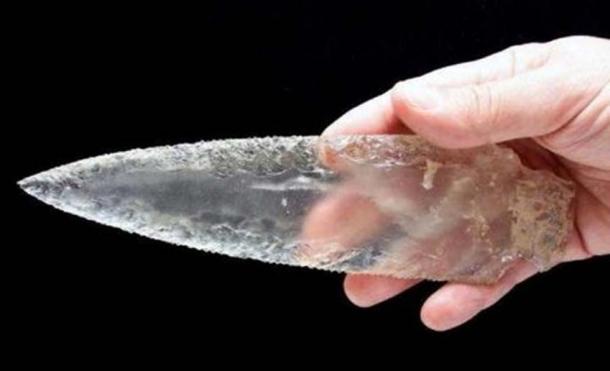 The crystal dagger blade. © Morgado, A., et al.