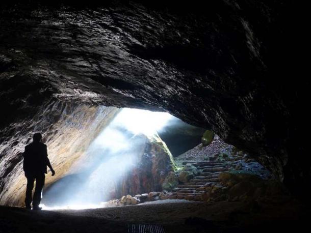 The deer toe bone was found in Die Einhornhöhle, or Unicorn Cave, Lower Saxony, Germany. (CC BY-SA 4.0)