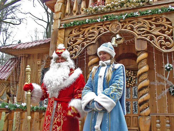 A modern depiction of Ded Moroz and Snegurochka in Belarus.