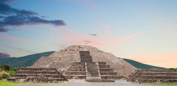 The discovery under Teotihuacan’s Pyramid of the Moon help’s explain the city’s urban design. (elnavegante /Adobe Stock)