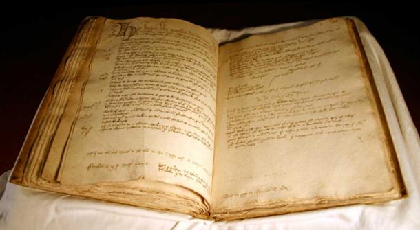 The documents about Aberdeen are nearly complete from the era of 1398 to 1511.