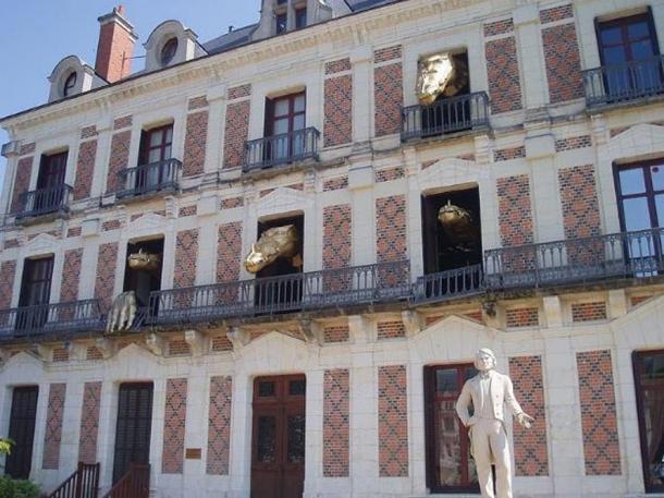 toto je veřejná výstava draků v domě Jeana Eugèna Roberta-Houdina v Blois.