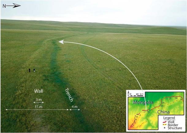A drone captured an image of a standard wall segment positioned between structures 17 and 18. Measurements conform to the typical dimensions observed at various points along the wall. (Tung Fung, Y., Gantumur, A. et al. 2023/Journal of Field Archaeology)