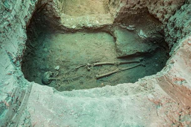 One of the earlier burial discoveries of this year (2020) at the Tepe Ashraf site and also an extremely valuable find. (Tehran Times / CC BY 4.0)