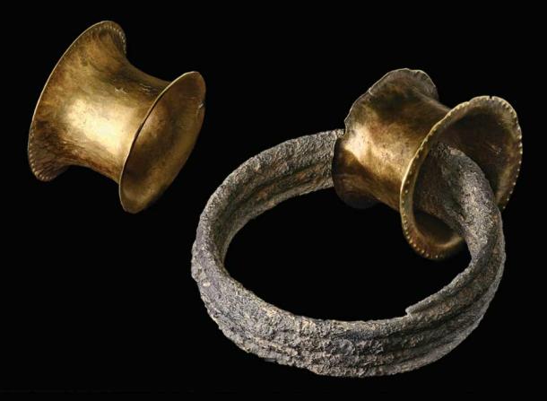Golden earlobe tunnel-plugs from La Almoloya grave. (figure by J.A. Soldevilla, courtesy of the Arqueoecologia Social Mediterrània Research Group, Universitat Autònoma de Barcelona/Antiquity Publications Ltd)