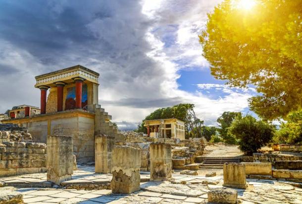 The 1200-BC mega-earthquakes in the Mediterranean mark the beginning of the Late Bronze Age Collapse that spelled the end of Knossos pictured here and Mycenae and Troy and probably also Atlantis. (vladimircaribb / Adobe Stock)