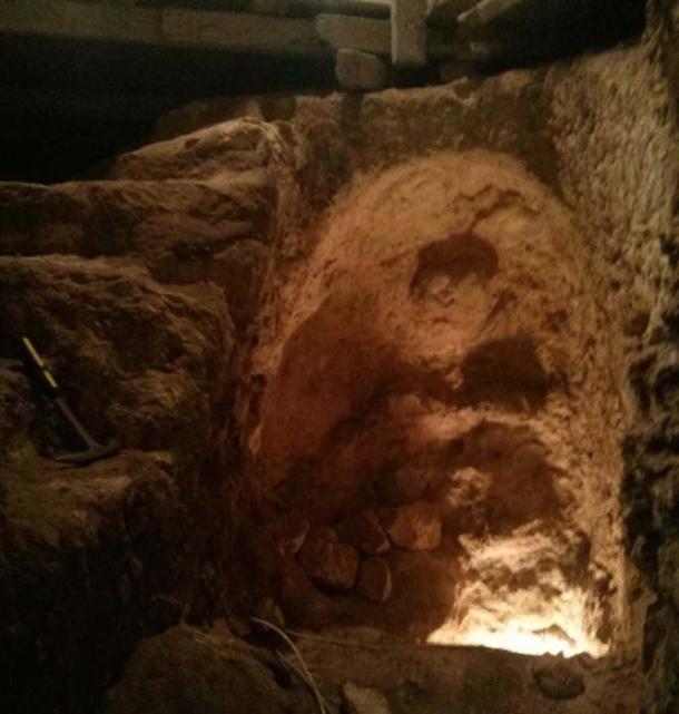 The beginning of an ‘escape tunnel’ found in the house. It is theorized that at the time of the Great Revolt (2,000 years ago) the Jewish People were digging escape tunnels underneath the Upper City 