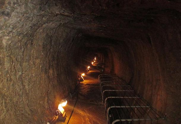 Tunnel of Eupalinos (Eupalinian tunnel) 