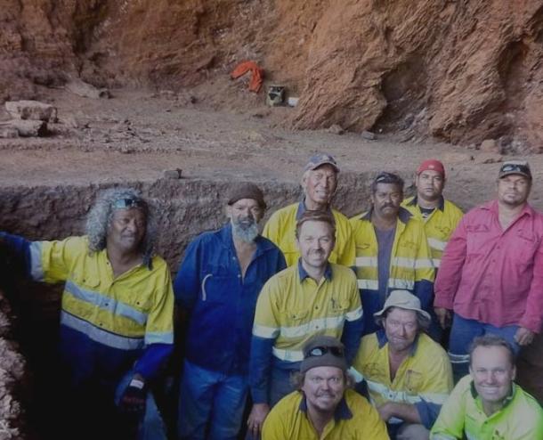 The excavation team at Juukan 2 in 2014.