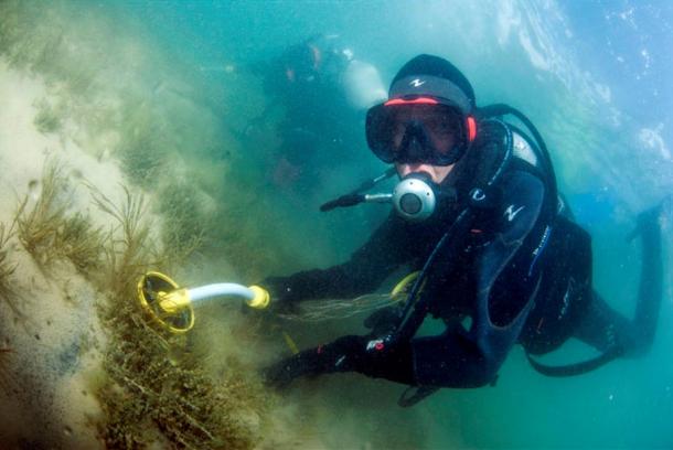 The expedition team conducted excavation using hydraulic pump, metal detectors and other appliances.'  