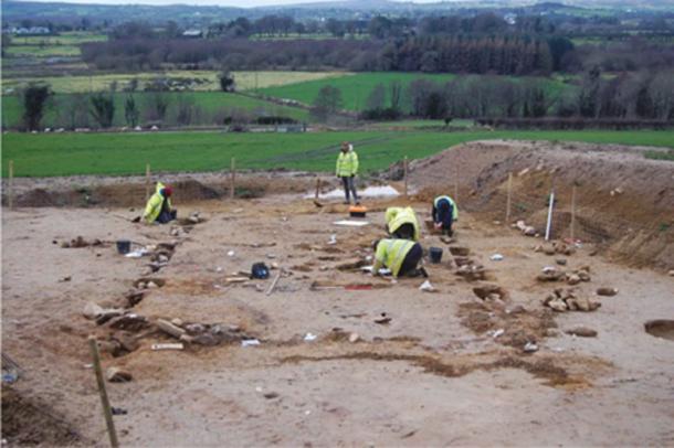 Excavation of a Neolithic house at Turmeel, Dungiven © NAC Ltd / HED