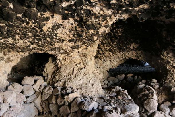 The two images above show some of the caves present extensive burn marks on the walls and ceilings, which testify of a long and intense ritual activity.