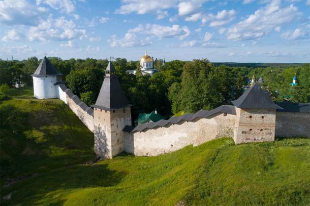 The Pskov-Caves Monastery and its 10,000 Monk Necropolis