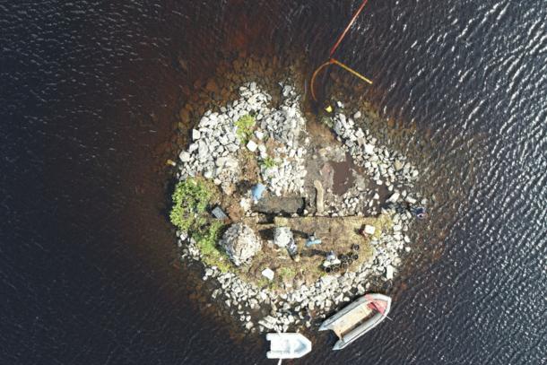 Archaeologists Uncover 5,000-Year-Old Timber Platform Beneath Scottish Crannog