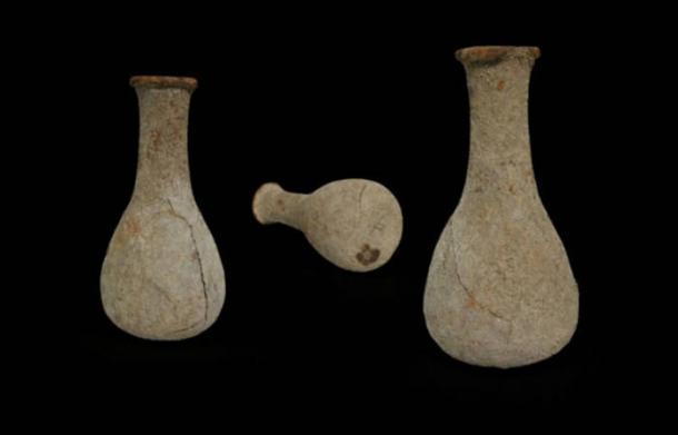 Top image: Roman glass vessel from Pergamon from which the evidence of feces was obtained.