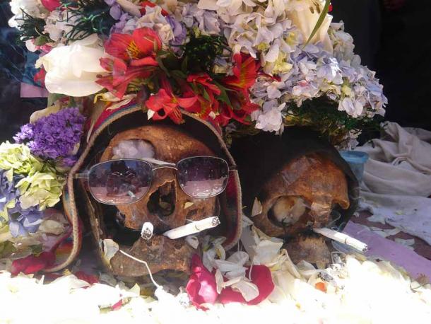The Bolivian celebration known as the Fiesta de las Ñatitas pays homage to the dead. Source: Carlillasa / CC BY-SA 4.0