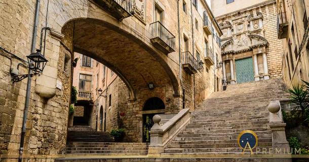 Secret Gardens Of Angels‚ The Occult‚ Kabbalah‚ And Miracles In Catalonia’s Girona