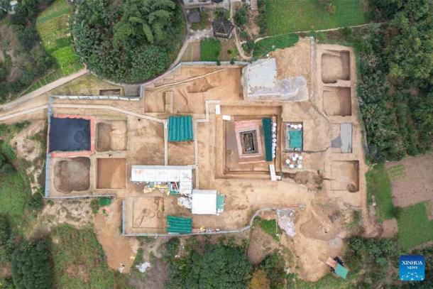 2‚200-year-old Tomb Packed With Artifacts and History Unearthed in China