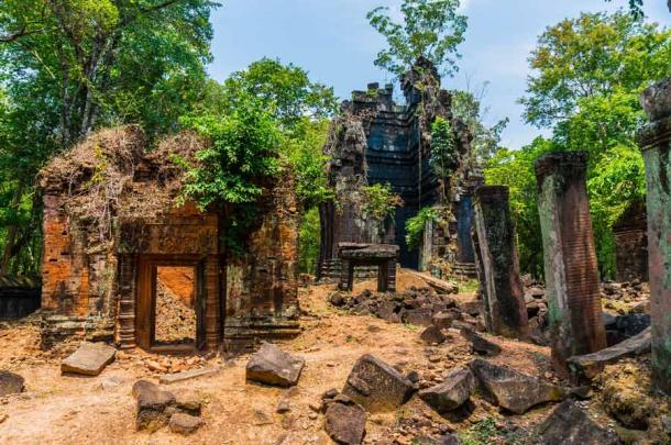 Khmer artifacts have been looted all over Cambodia, here a looted scene of Koh Ker, Siem Reap, Cambodia. 	Source: YukselSelvi/Adobe Stock