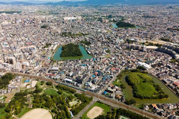 Aerial photo of the Daisenryo Kofun , the largest of the Mozu tombs, a group of megalithic tombs located in Sakai, Japan. Source: TM / Adobe Stock