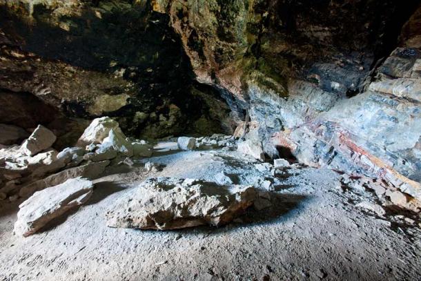 : Interior of Lovelock Cave located next to the former lakebed of Lake Lahontan in Nevada. Source: BLM Nevada / CC BY-SA 2.0