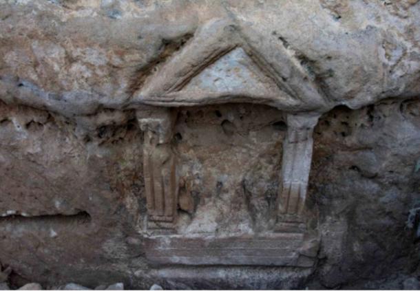 The rock-cut sanctuary dedicated to Minerva discovered in the ancient quarry near Campos del Para&iacute;so.