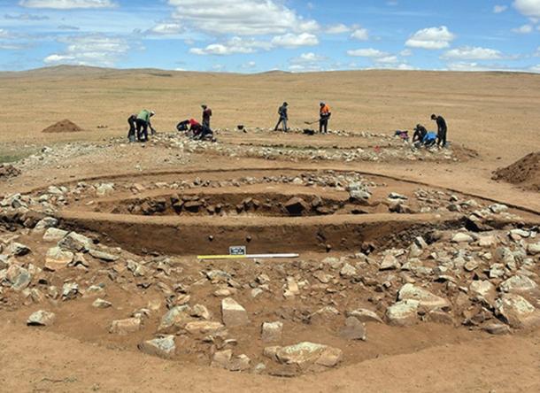 Ancient Mongolian Cemetery Reveals Power Mattered More Than Blood Ties